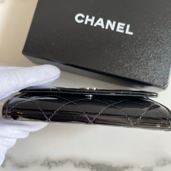CHANEL Patent Quilted Flap Card Holder - Picture 5 of 9